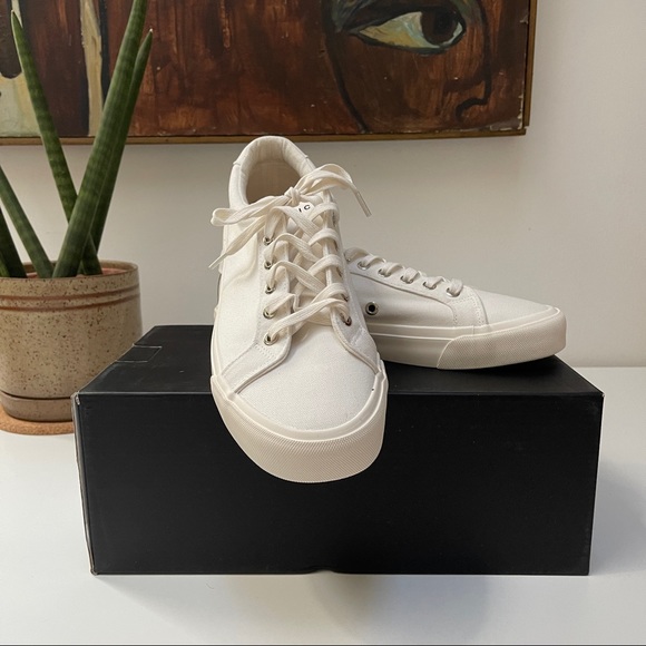 Bundle: White Canvas Sneakers + No Show Socks - Picture 2 of 6